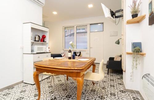 Sant Adria de Besos Apartment | Cozy Studio for 2 px - Beach 10' Walk - Barcelona center 25' Train