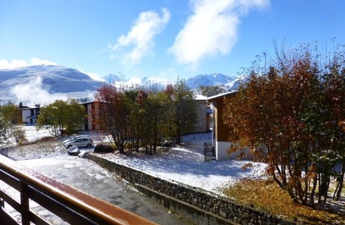 Jeux Apartment | Cozy Studio for 4 at L'Alpe d'Huez - Ski-In/Ski-Out, South-Facing Balcony, Near Shops and Ski School
