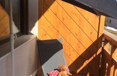 Jeux Apartment | Cozy Studio for 4 in Heart of Alpe d'Huez, South-Facing Terrace, Pet-Friendly