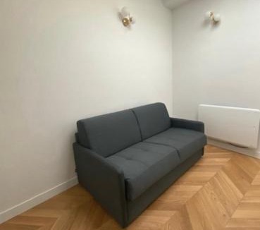 Quartier du Faubourg-Montmartre Apartment | Cozy studio near the Opéra with natural light