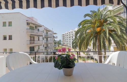 Salou City Centre Apartment | Cozy studio with air conditioning located in heart of Salou.