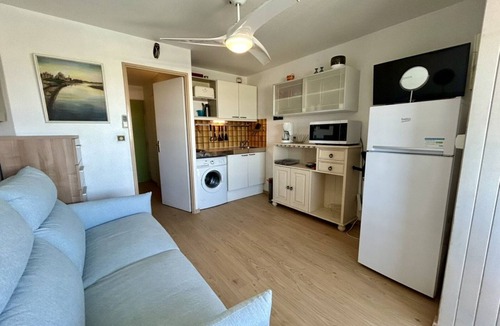 Saint-Cyprien Plage Apartment | Cozy Studio with Marina View, Pool & Parking - Steps from Beach, St. Cyprien