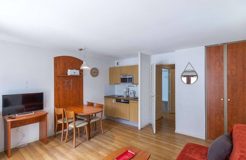 La Mongie Apartment | Cozy Studio with Terrace, Parking, Pool & Gym, Near Slopes, Sleeps 4