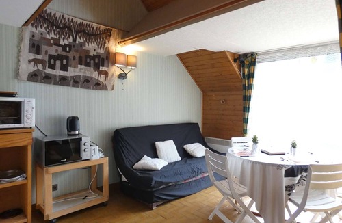 Saint-Lary-Soulan Apartment | Cozy T2 for 6 in St. Lary Soulan - Balcony, Ski Storage, South-West Exposure