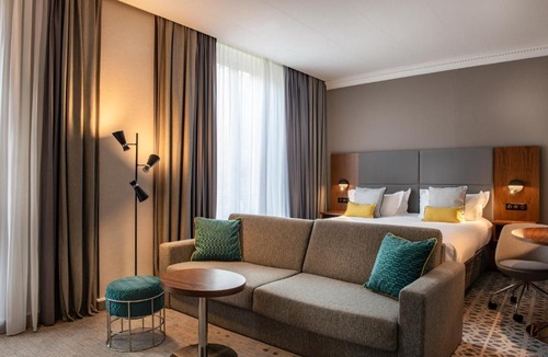 Quartier de la Folie-Mericourt Hotel | Crowne Plaza Paris - Republique by IHG