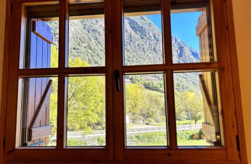 Escalo Apartment | Dúplex familiar i de muntanya a Escaló by RURAL D'ÀNEU