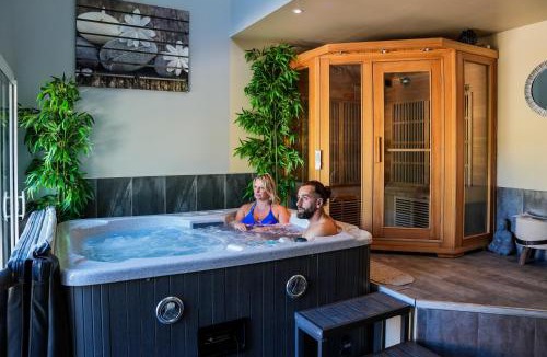 Mostuejouls House | DANDELION GITE SPA Gorges du Tarn piscine jacuzzi rivière vue exceptionnelle villa nature design