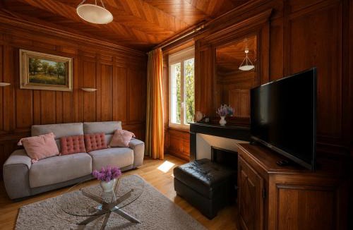 Septfonds Villa | Demeure en pierre avec piscine, coeur du village