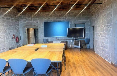 Santa Maria de Merles House | Design 17th-century masia with pool & views