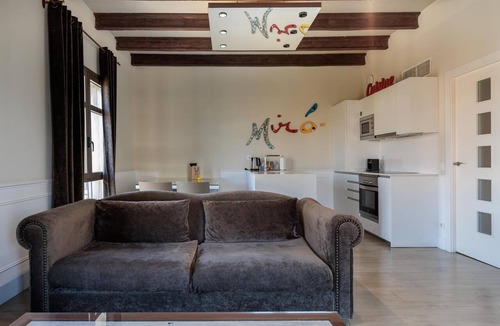 Esquerra de l'Eixample Apartment | Design and comfort in the center of Barcelona. Ideal for groups