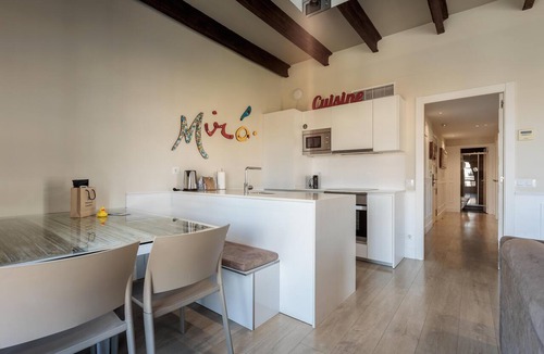 Esquerra de l'Eixample Apartment | Design and comfort in the center of Barcelona. Ideal for groups