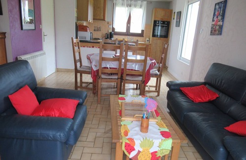 Porspoder House | DETACHED HOUSE 100 M2 ON A 936 M2 ENCLOSED PLOT AT THE END OF A CUL-DE-SAC
