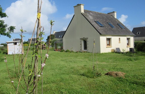 Porspoder House | DETACHED HOUSE 100 M2 ON A 936 M2 ENCLOSED PLOT AT THE END OF A CUL-DE-SAC
