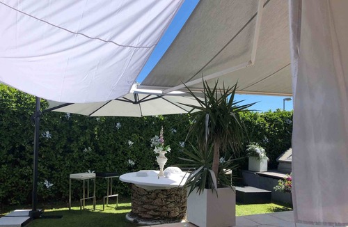 Salon-de-Provence Villa | Detached villa with garden, private swimming pool and pétanque court