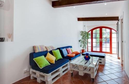 Puigventos Villa | Detached villa for 6 People in Lloret de Mar with comunal Outdoor swimming pool