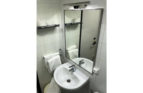 Puigcerda Bed & Breakfast | Di Verena - Three people with private bathroom nr 25