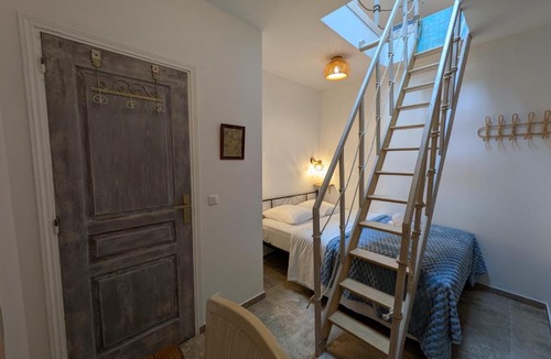 Vernier House | Dieu Bé Nice