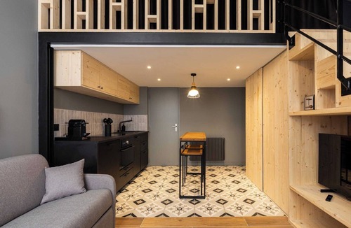 1st Arrondissement Apartment | DIFY Bicyclette - Hotel de Ville