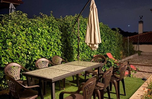 Bustarviejo Cottage | Disconnect between mountains, with gym, music room and cinema (pets allowed).