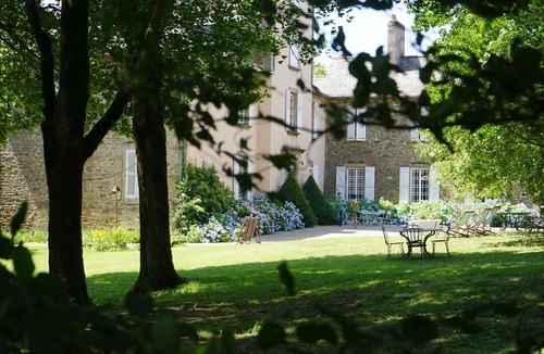 Le Truel House | Domaine de Linars🌿L'Aile du Château🌿A green setting in the heart of Aveyron