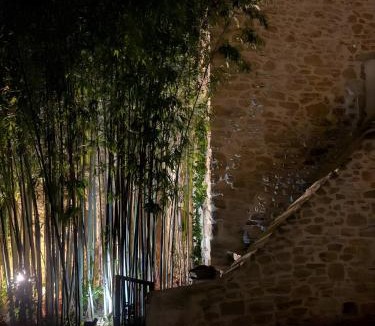 Saint Michel d'Euzet Villa | Domaine l'Arbre d'Or