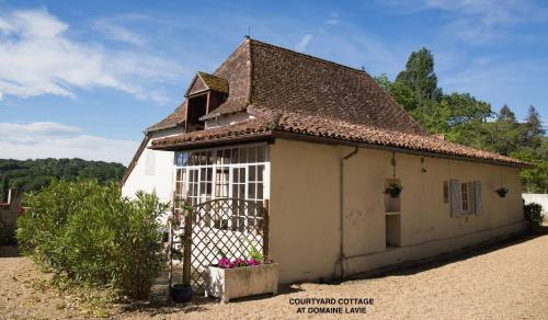 Salies-de-Bearn House | Domaine Lavie - 5 individual holiday homes perfectly located between Biarritz & the Pyrénées mountains