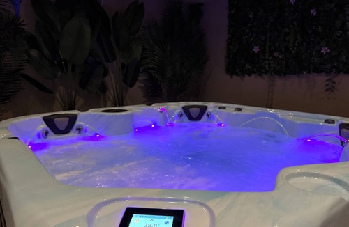 Berre-des-Alpes Apartment | Domaine Le Rocher d'Argent Appart dans domaine Swimming pool & Jacuzzi & Games room