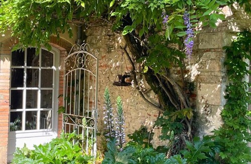 Puygaillard-de-Quercy Apartment | Domaine Rauly