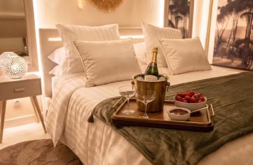 Les Quatre-Routes-du-Lot Bed & Breakfast | Domaine VALENQUERCY