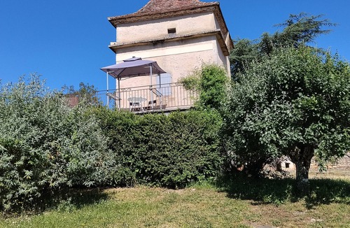 Saint-Martin-Labouval Apartment | Dovecote near Saint Cirq Lapopie