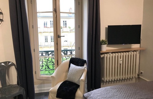 Aix-les-Bains City Center Apartment | Downtown apartment ideal for curists. rated 1 star.