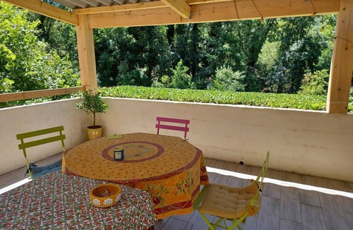 La Begude-de-Mazenc House | Drôme provençale house with swimming pool and river