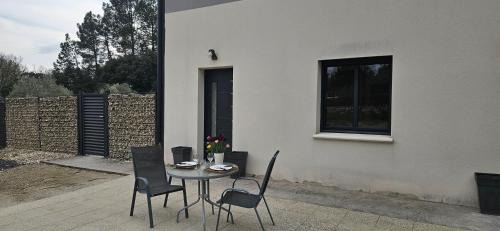 Suze-la-Rousse Apartment | Duplex 2 chambres avec extérieur