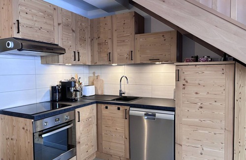 Pralognan-la-Vanoise Apartment | Duplex 4 Rooms+Mezzanine, 10 People, Close to Cable Car & Shops