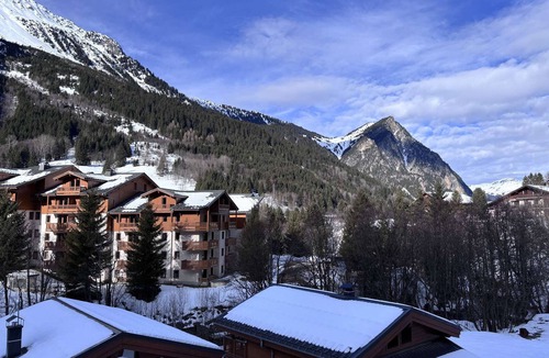 Pralognan-la-Vanoise Apartment | Duplex 4 Rooms+Mezzanine, 10 People, Close to Cable Car & Shops