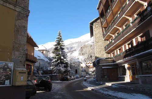 Valloire Apartment | Duplex 5 rooms for 10 people, pets allowed, balcony, parking