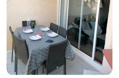 Sainte-Marie-Plage Apartment | Duplex climatisé 2 chambres, piscine, parking, plage à pied à 100m