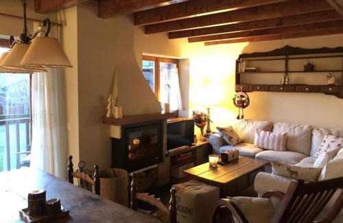 Palau-de-Cerdagne Apartment | Duplex con piscina y wifi en Palau junto a Puigcerdà
