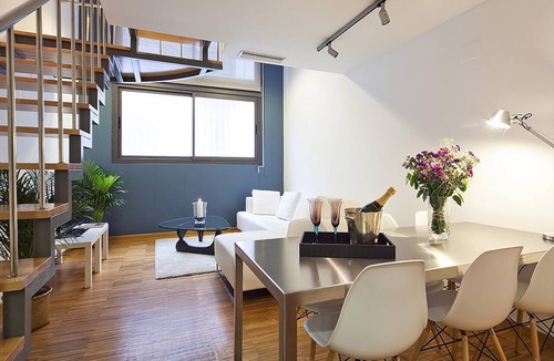 El Putget i Farro Apartment | Duplex with 3 habit 6 pax near the Teknon with access to pool - Free WiFi
