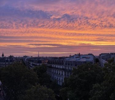 Enfants-Rouges House | Eiffel Tower View Apartment