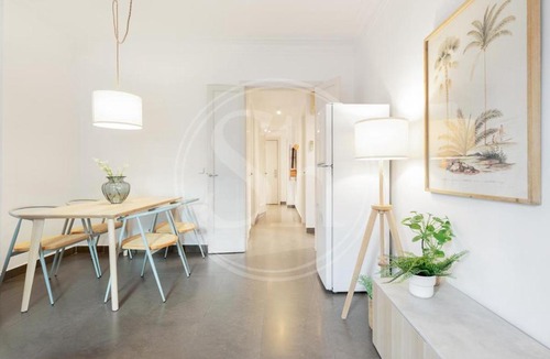 L'Antiga Esquerra de l'Eixample Apartment | Eixample Hospital Clinic apartment