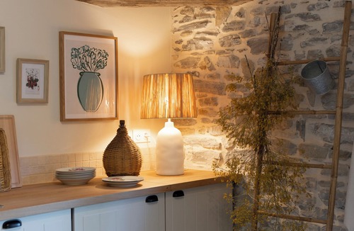 Saint-Julien-les-Rosiers Other | Elegant & Spacious 10-bedroom cottage w/AC, WiFi, Tennis, Pool and Spa ★