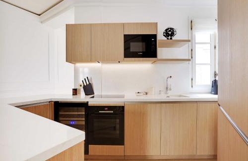 Quartier de la Plaine-de-Monceaux Apartment | Elegant A C Apt 2BR 6P Paris 17th Monceau