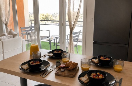 Bourgoin-Jallieu Apartment | Elegant apartment with a terrace and unobstructed views