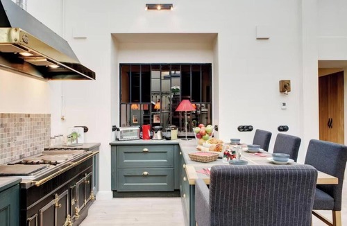 Jardin des plantes Apartment | ELEGANT FOUR BEDROOM PARISIAN RESIDENCE IN LATIN QUARTER