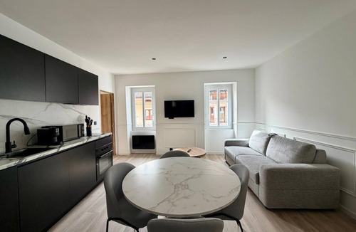 Thonon-les-Bains Apartment | Elegant renovated T2 - Hyper center - Quiet comfort