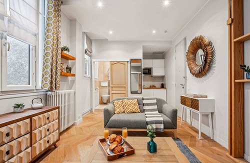 Chaillot Apartment | Elegant Studio in 16th - Eiffel Tower & Trocadero