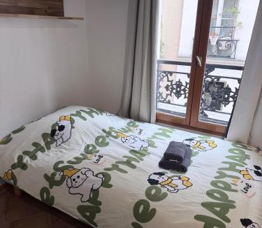 Quartier Sainte-Avoye Apartment | Elegant Studio near Pompidou Center