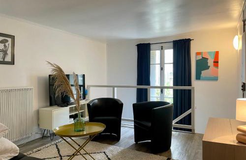 7th Arrondissement Apartment | Elegant Triplex - Tour Eiffel Invalides