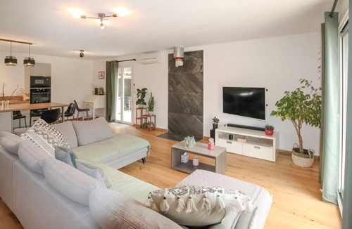 Balazuc House | Enjoy a wonderful view of the countryside in this comfortable vacation home with pool!